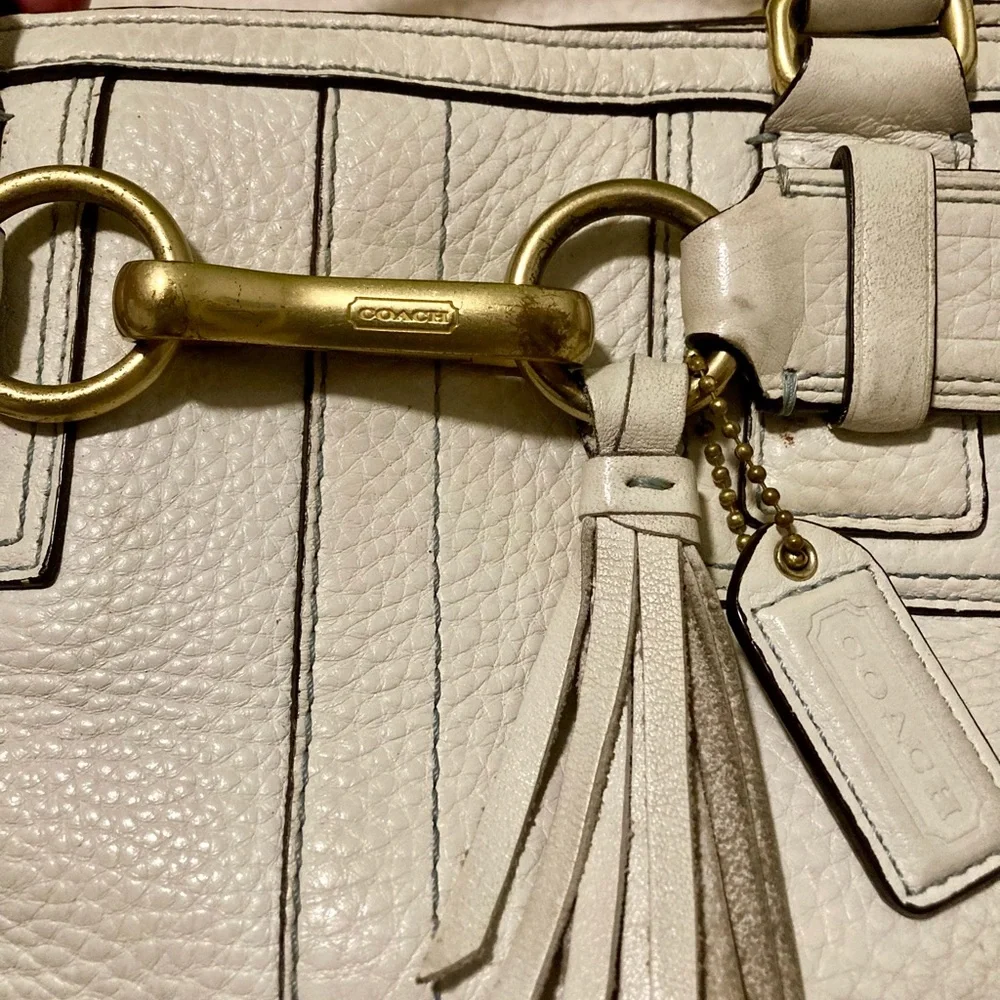 Coach Vintage pebbled white leather tassel bag